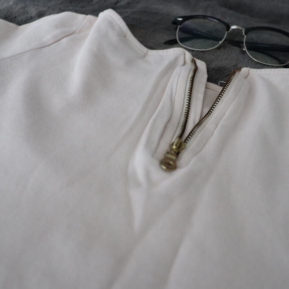 2/$25 H&M Mid Sleeve Top - Picture 8 of 8